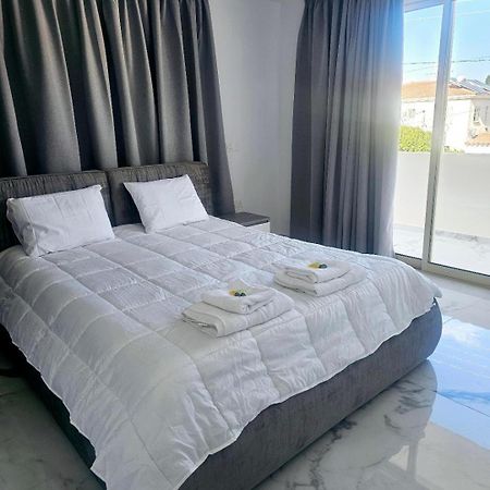 Deluxe Apartment Paphos Exterior photo
