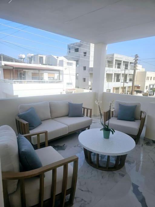 Deluxe Apartment Paphos Exterior photo