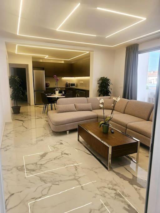 Deluxe Apartment Paphos Exterior photo